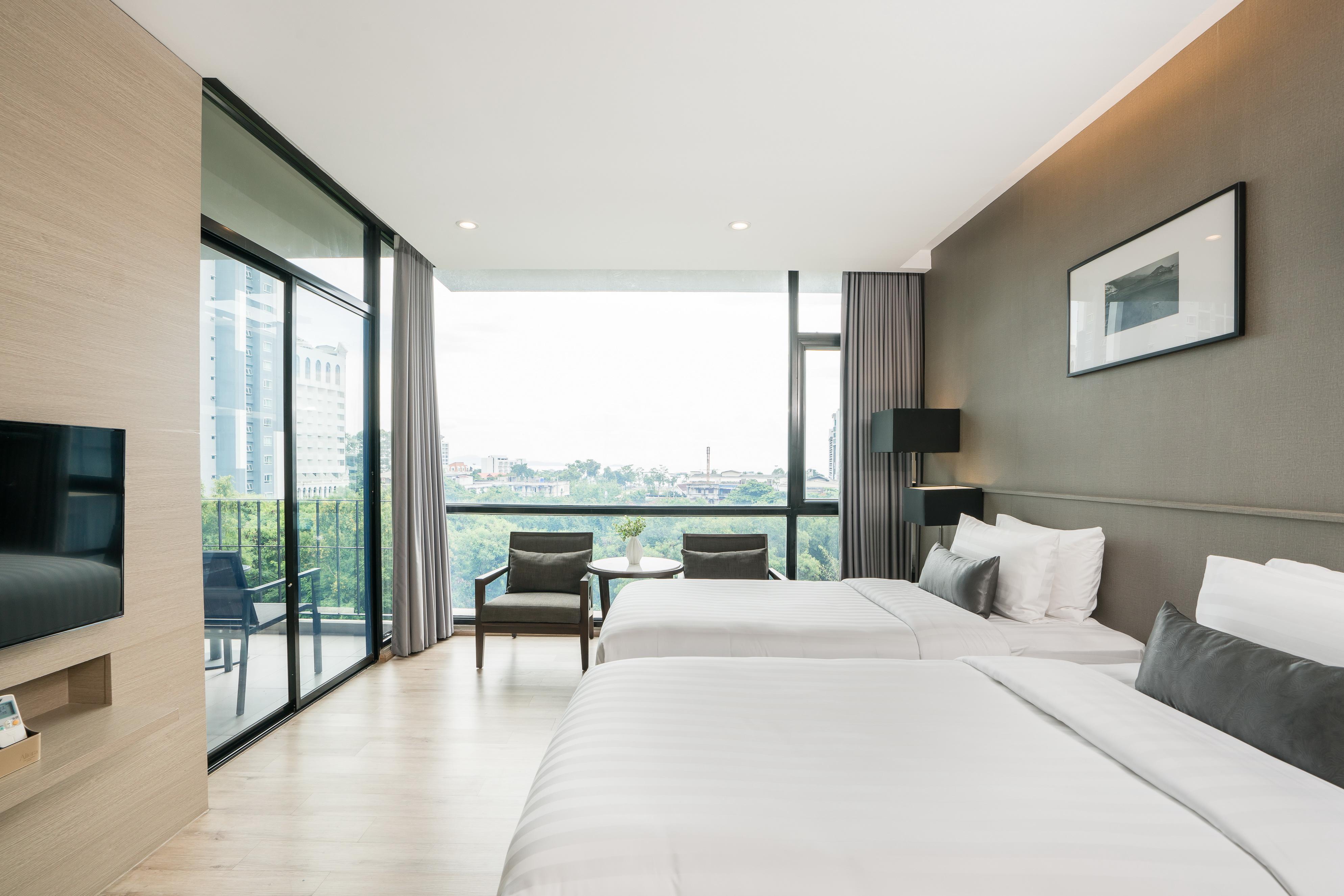 Altera Hotel And Residence By At Mind Pattaya Exterior photo