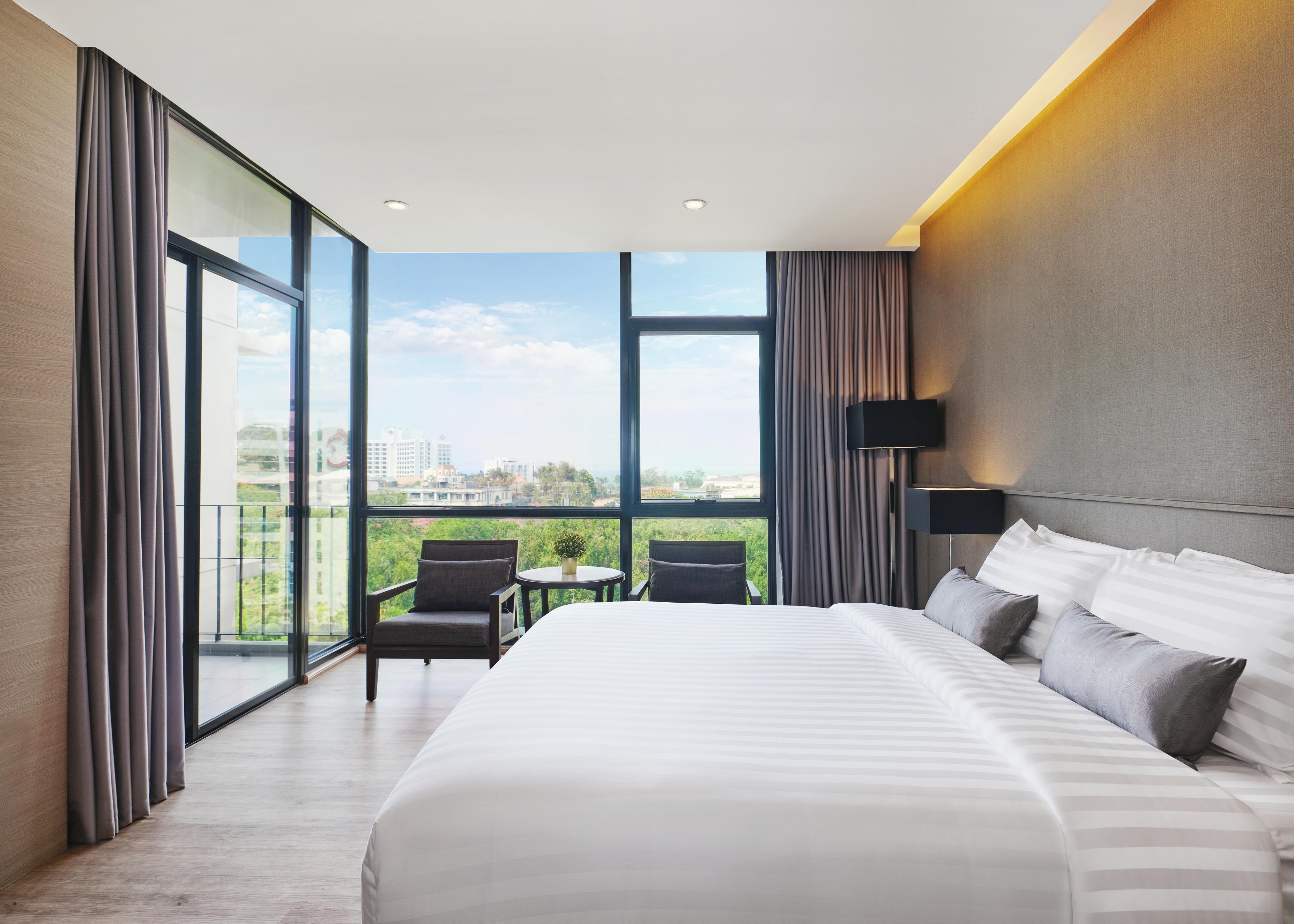 Altera Hotel And Residence By At Mind Pattaya Exterior photo