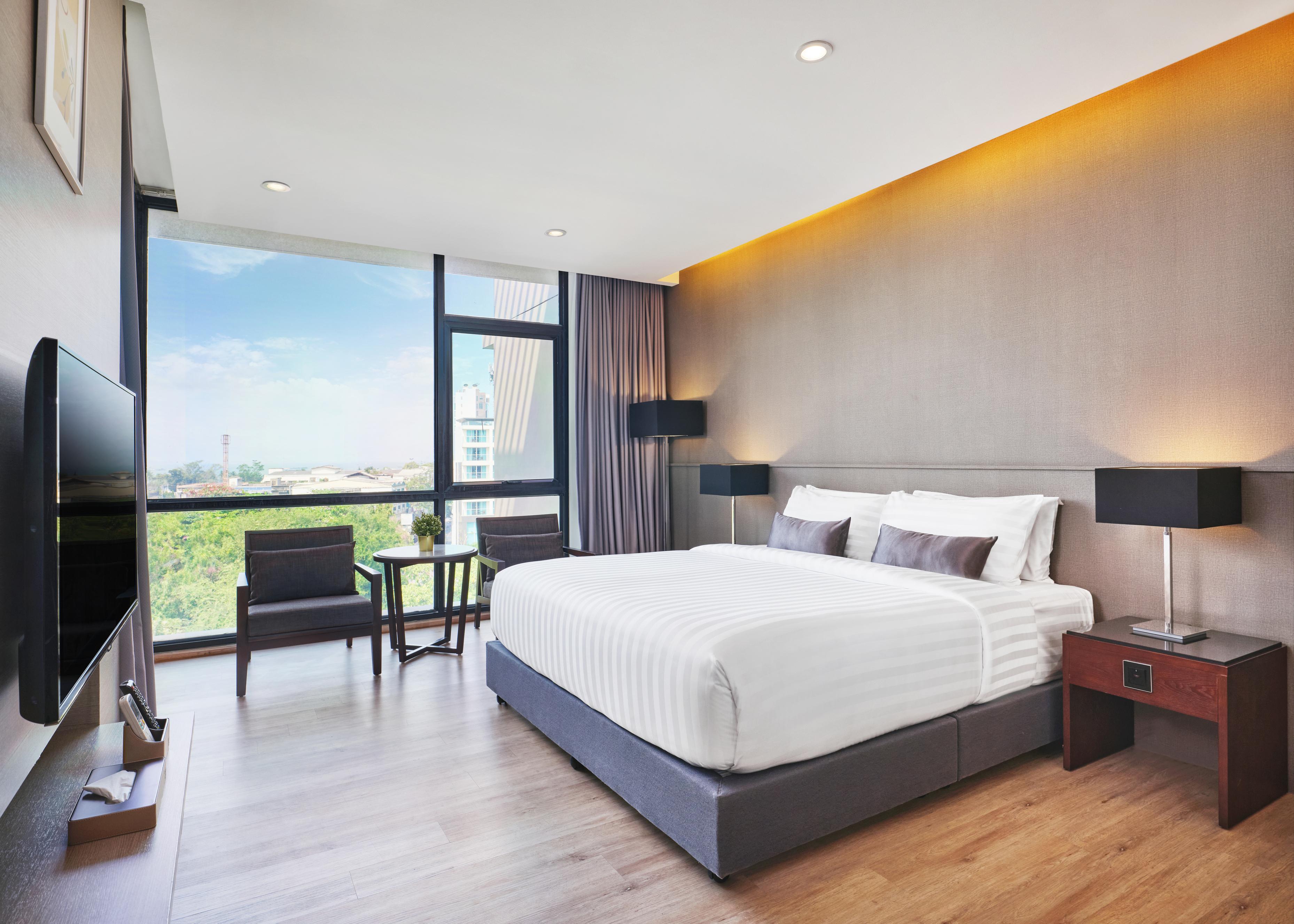 Altera Hotel And Residence By At Mind Pattaya Exterior photo