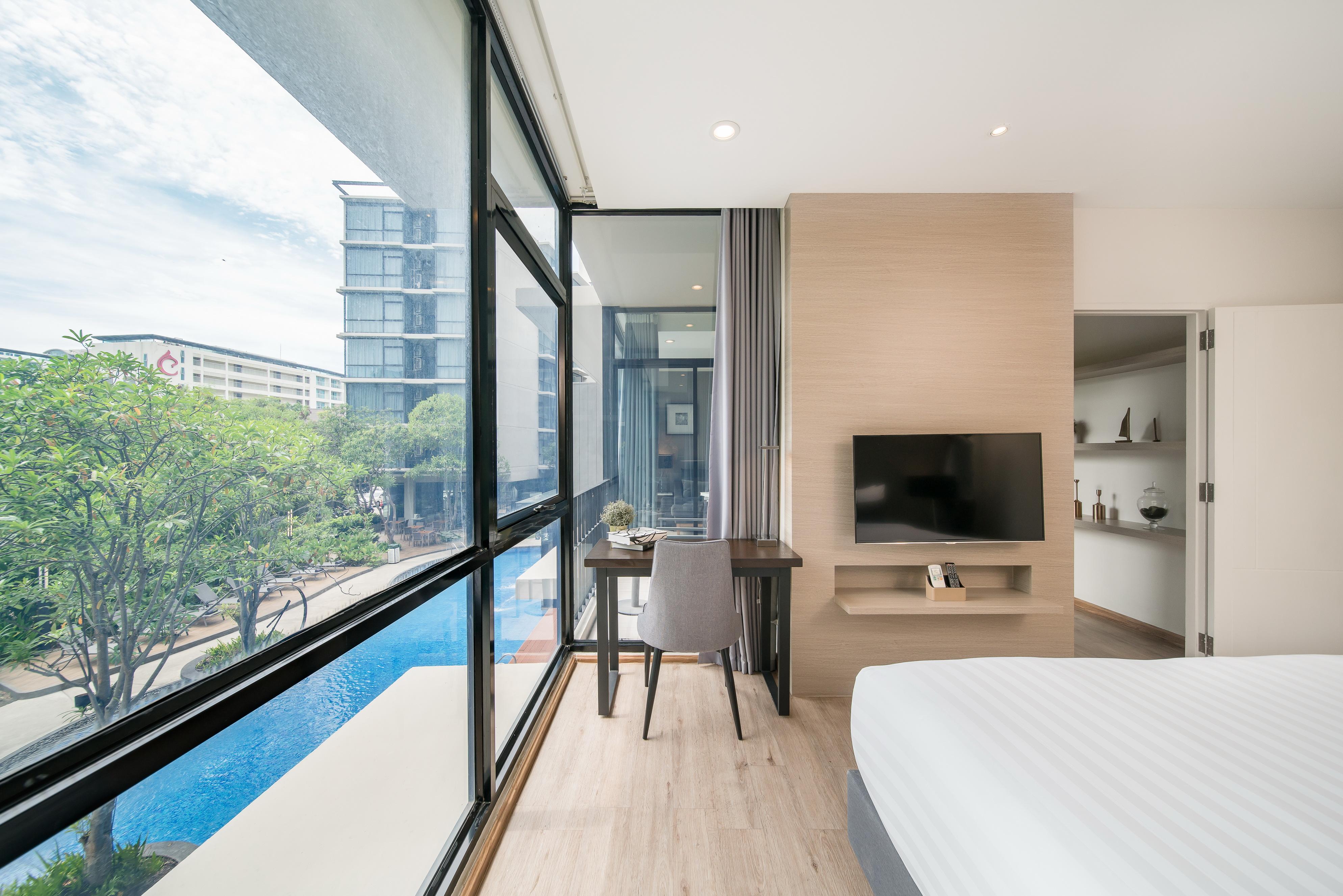 Altera Hotel And Residence By At Mind Pattaya Exterior photo