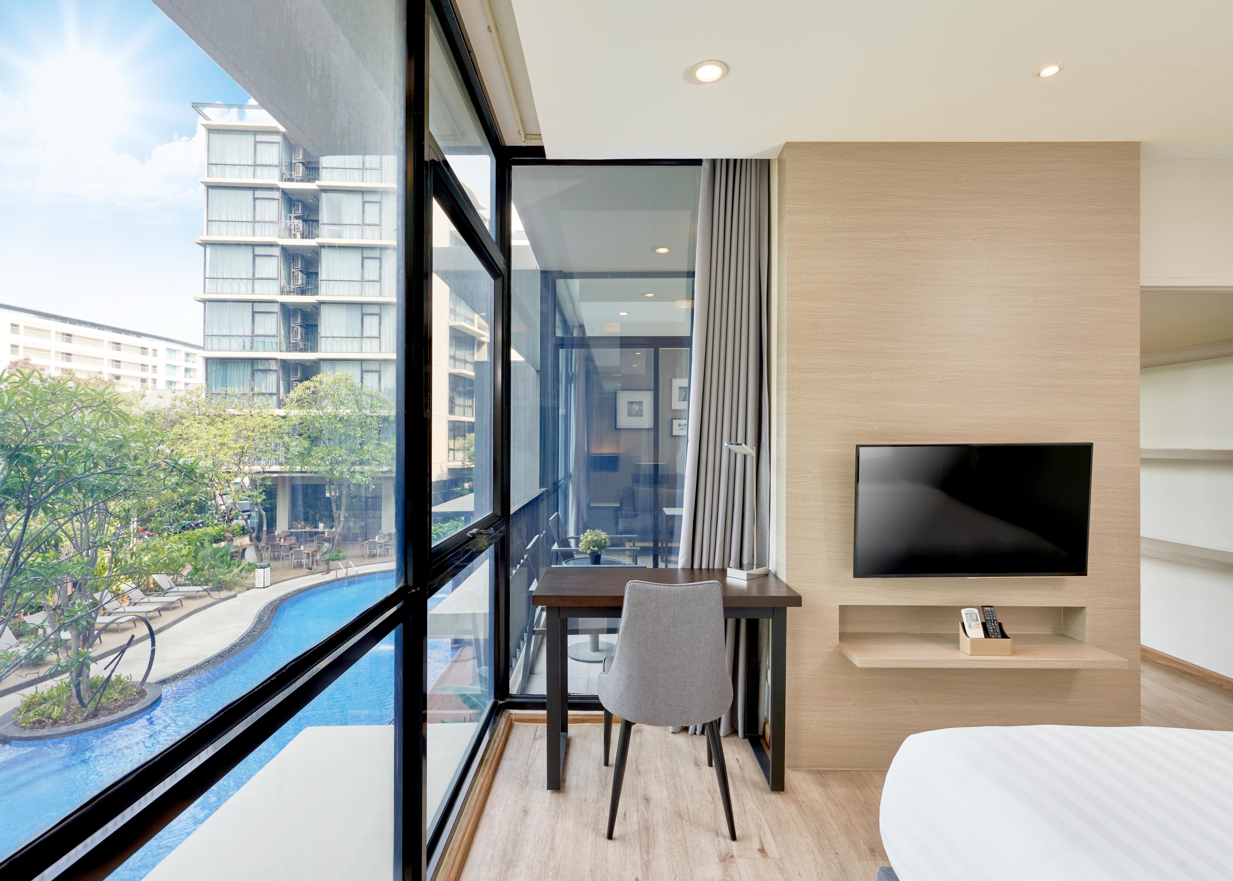 Altera Hotel And Residence By At Mind Pattaya Exterior photo